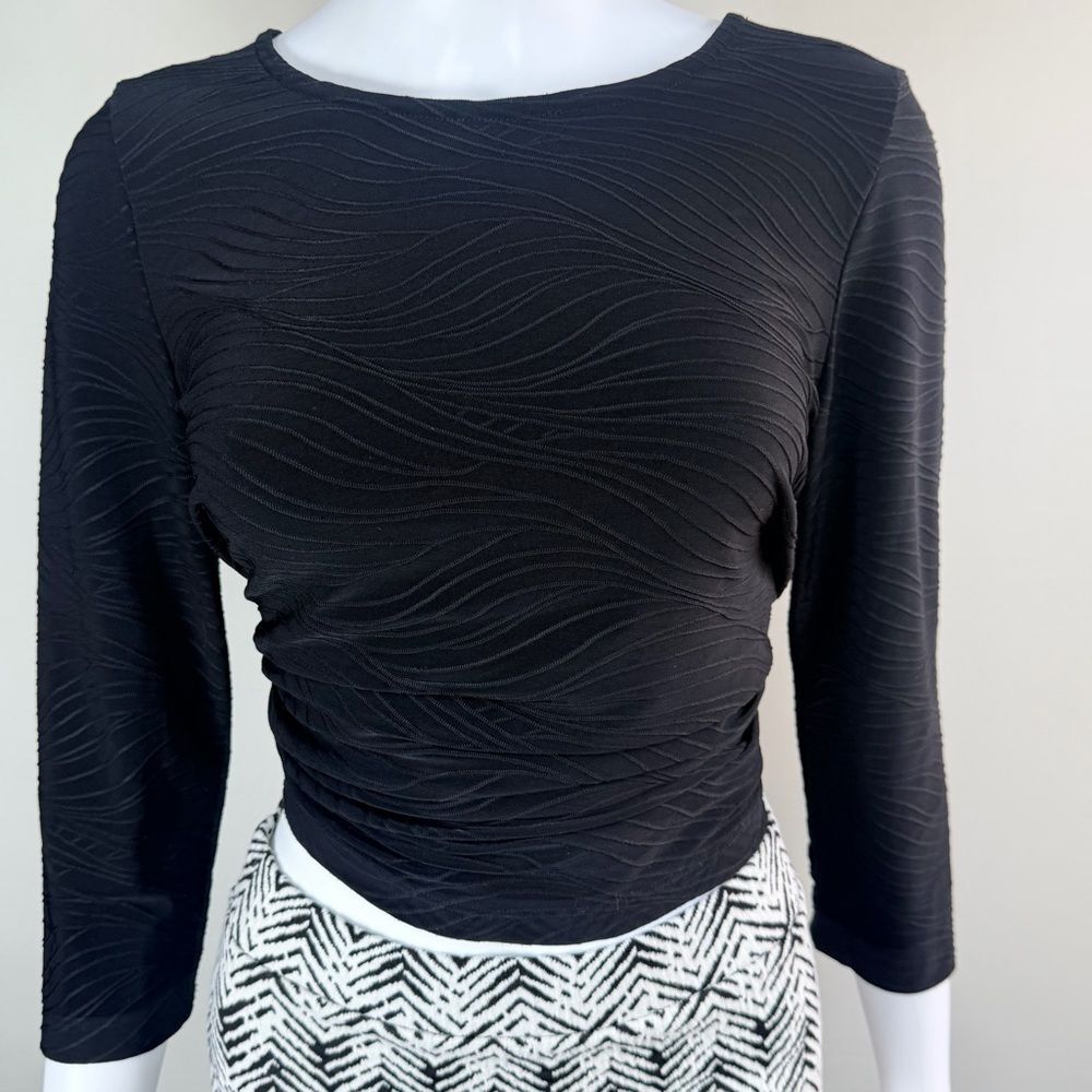 JM Collection Black Textured Wavy Ribbed 3/4 Sleeve Top Petite Medium Staple